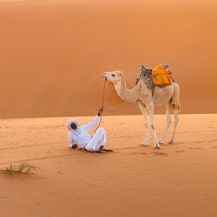 Caravanserai Luxury Desert Tented Camp Мерцуга Екстериор снимка