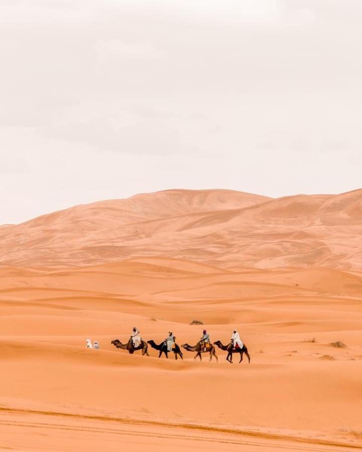 Caravanserai Luxury Desert Tented Camp Мерцуга Екстериор снимка