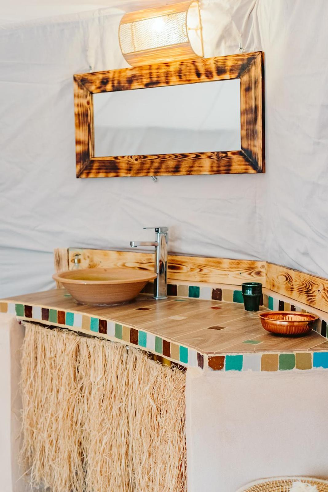 Caravanserai Luxury Desert Tented Camp Мерцуга Екстериор снимка